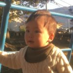 ファーストシューズを履く巧馬（たくま）ちゃん、1歳3か月。モネリーナのお写真とコメントをいただきました